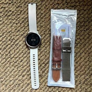 Garmin Vivoactive 3 and two extra bands